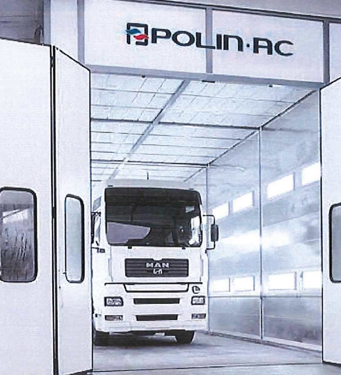 Forno industriale per la verniciatura di grandi automezzi